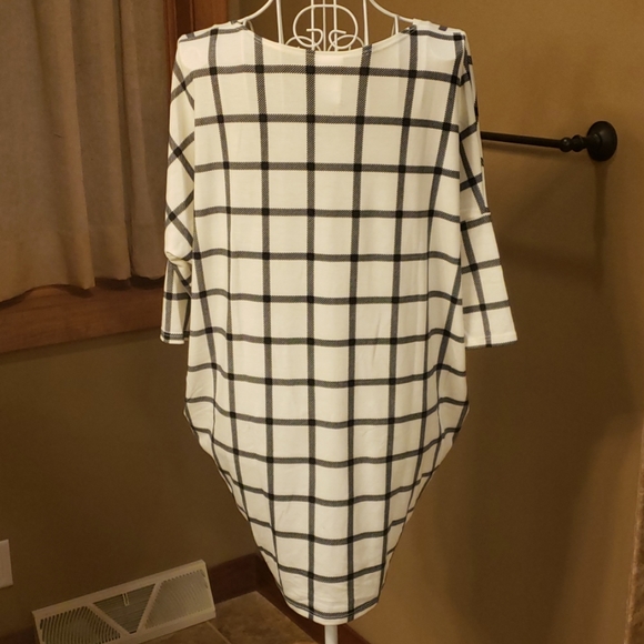 Agnes & Dora black and white top - Picture 3 of 5